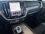 Volvo XC60 2.0 T8 Plug-in hybrid AWD Plus Bright Navigatie Trekhaak Panoramadak Luchtvering Elek Sportstoelen Adaptieve Led koplampen 360 Camera Stoel + Stuurverwarming Blis 21 Inch Velgen