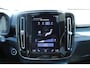 Volvo XC40 T5 Automaat Recharge Inscription | Elektrisch verstelbare stoelen met geheugen | Premium Audio by Harman Kardon | Adaptieve cruise control | Stoel- en stuurverwarming | BLIS | Achteruitrijcamera | Parkeersensoren vóór en achter | 20" lichtmetalen velgen | Carplay | Android auto