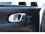 Volvo XC40 T5 Automaat Recharge Plus Dark | Trekhaak | Elektrisch verstelbare stoelen met geheugen | Premium audi by Harman en Kardon | Adaptieve cruise control | Stuur en stoelverwarming | BLIS | Achteruitrijcamera | Parkeersensoren voor en achter | Carplay | Android auto.