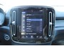 Volvo XC40 T5 Automaat Recharge Plus Dark | Trekhaak | Elektrisch verstelbare stoelen met geheugen | Premium audi by Harman en Kardon | Adaptieve cruise control | Stuur en stoelverwarming | BLIS | Achteruitrijcamera | Parkeersensoren voor en achter | Carplay | Android auto.