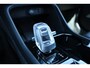 Volvo XC40 T5 Automaat Recharge Plus Dark | Trekhaak | Elektrisch verstelbare stoelen met geheugen | Premium audi by Harman en Kardon | Adaptieve cruise control | Stuur en stoelverwarming | BLIS | Achteruitrijcamera | Parkeersensoren voor en achter | Carplay | Android auto.