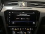 Volkswagen Passat Variant 1.4 TSI 150pk DSG ACT Highline Business R Stoelverwarming Virtual Cockpit Navigatie Trekhaak LED