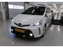 Toyota Prius+ 1.8 Dynamic 7 Zitplaatsen Panoramadak Camera Head-Up Navigatie Airco-ecc Stoelverwarming Leer/Alcantara LED Bluetooth Boekjes aanwezig pdc