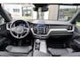 Volvo XC60 T8 Plug-in hybrid AWD Ultimate Dark Long Range | SOH 95% | Trekhaak | Schuif/kanteldak | Stoel & stuurwielverwarming | Head-up display | Adaptieve cruise control | Lederen dashboard | Dealer onderhouden |