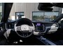Volvo XC60 2.0 T8 Plug-in hybrid AWD Ultimate Dark Long Range | Trekhaak | Schuif/kanteldak | Stoel & stuurwielverwarming | Head-up display | Adaptieve cruise control | Lederen dashboard | Dealer onderhouden |