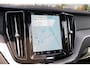 Volvo XC60 2.0 T8 Plug-in hybrid AWD Ultimate Dark Long Range | Trekhaak | Schuif/kanteldak | Stoel & stuurwielverwarming | Head-up display | Adaptieve cruise control | Lederen dashboard | Dealer onderhouden |