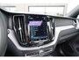 Volvo XC60 T8 Plug-in hybrid AWD Ultimate Dark Long Range | SOH 95% | Trekhaak | Schuif/kanteldak | Stoel & stuurwielverwarming | Head-up display | Adaptieve cruise control | Lederen dashboard | Dealer onderhouden |