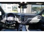 Volvo XC60 2.0 T8 Plug-in hybrid AWD Ultimate Dark Long Range | Trekhaak | Schuif/kanteldak | Stoel & stuurwielverwarming | Head-up display | Adaptieve cruise control | Lederen dashboard | Dealer onderhouden |