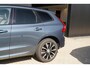 Volvo XC60 2.0 T8 Plug-in hybrid AWD Ultimate Dark Long Range | Trekhaak | Schuif/kanteldak | Stoel & stuurwielverwarming | Head-up display | Adaptieve cruise control | Lederen dashboard | Dealer onderhouden |