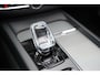Volvo XC60 T8 Plug-in hybrid AWD Ultimate Dark Long Range | SOH 95% | Trekhaak | Schuif/kanteldak | Stoel & stuurwielverwarming | Head-up display | Adaptieve cruise control | Lederen dashboard | Dealer onderhouden |