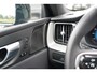 Volvo XC60 T8 Plug-in hybrid AWD Ultimate Dark Long Range | SOH 95% | Trekhaak | Schuif/kanteldak | Stoel & stuurwielverwarming | Head-up display | Adaptieve cruise control | Lederen dashboard | Dealer onderhouden |