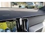 Volvo XC60 2.0 T8 Plug-in hybrid AWD Ultimate Dark Long Range | Trekhaak | Schuif/kanteldak | Stoel & stuurwielverwarming | Head-up display | Adaptieve cruise control | Lederen dashboard | Dealer onderhouden |