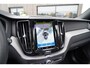 Volvo XC60 T8 Plug-in hybrid AWD Ultimate Dark Long Range | SOH 95% | Trekhaak | Schuif/kanteldak | Stoel & stuurwielverwarming | Head-up display | Adaptieve cruise control | Lederen dashboard | Dealer onderhouden |