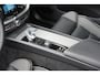 Volvo XC60 T8 Plug-in hybrid AWD Ultimate Dark Long Range | SOH 95% | Trekhaak | Schuif/kanteldak | Stoel & stuurwielverwarming | Head-up display | Adaptieve cruise control | Lederen dashboard | Dealer onderhouden |