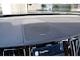Volvo XC60 2.0 T8 Plug-in hybrid AWD Ultimate Dark Long Range | Trekhaak | Schuif/kanteldak | Stoel & stuurwielverwarming | Head-up display | Adaptieve cruise control | Lederen dashboard | Dealer onderhouden |