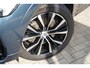 Volvo XC60 2.0 T8 Plug-in hybrid AWD Ultimate Dark Long Range | Trekhaak | Schuif/kanteldak | Stoel & stuurwielverwarming | Head-up display | Adaptieve cruise control | Lederen dashboard | Dealer onderhouden |