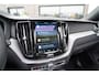 Volvo XC60 T8 Plug-in hybrid AWD Ultimate Dark Long Range | SOH 95% | Trekhaak | Schuif/kanteldak | Stoel & stuurwielverwarming | Head-up display | Adaptieve cruise control | Lederen dashboard | Dealer onderhouden |