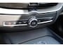 Volvo XC60 2.0 T8 Plug-in hybrid AWD Ultimate Dark Long Range | Trekhaak | Schuif/kanteldak | Stoel & stuurwielverwarming | Head-up display | Adaptieve cruise control | Lederen dashboard | Dealer onderhouden |