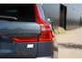 Volvo XC60 2.0 T8 Plug-in hybrid AWD Ultimate Dark Long Range | Trekhaak | Schuif/kanteldak | Stoel & stuurwielverwarming | Head-up display | Adaptieve cruise control | Lederen dashboard | Dealer onderhouden |
