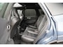 Volvo XC60 T8 Plug-in hybrid AWD Ultimate Dark Long Range | SOH 95% | Trekhaak | Schuif/kanteldak | Stoel & stuurwielverwarming | Head-up display | Adaptieve cruise control | Lederen dashboard | Dealer onderhouden |