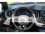 Volvo XC60 2.0 T8 Plug-in hybrid AWD Ultimate Dark Long Range | Trekhaak | Schuif/kanteldak | Stoel & stuurwielverwarming | Head-up display | Adaptieve cruise control | Lederen dashboard | Dealer onderhouden |