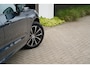 Volvo XC60 T8 Plug-in hybrid AWD Ultimate Dark Long Range | SOH 95% | Trekhaak | Schuif/kanteldak | Stoel & stuurwielverwarming | Head-up display | Adaptieve cruise control | Lederen dashboard | Dealer onderhouden |