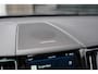 Volvo XC60 T8 Plug-in hybrid AWD Ultimate Dark Long Range | SOH 95% | Trekhaak | Schuif/kanteldak | Stoel & stuurwielverwarming | Head-up display | Adaptieve cruise control | Lederen dashboard | Dealer onderhouden |