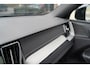 Volvo XC60 T8 Plug-in hybrid AWD Ultimate Dark Long Range | SOH 95% | Trekhaak | Schuif/kanteldak | Stoel & stuurwielverwarming | Head-up display | Adaptieve cruise control | Lederen dashboard | Dealer onderhouden |