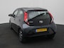 Toyota Aygo 1.0 VVT-i x-play Automaat | Apple Carplay/Android Auto | Achteruitrijcamera | LM velgen |
