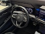 Volkswagen Golf 1.5 eTSI R-line / Pano / Camera / Keyless /