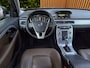 Volvo XC70 2.0 T5 245pk Summum | Dealer onderhouden | Trekhaak Schuifdak | Memory | Xenon
