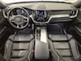 Volvo XC60 2.0 B5 R-Design | 360° Camera | Adaptieve cruise | BLIS | Power seat | Memory | Trekhaak | Keyless enty/start | Apple carplay/android auto |