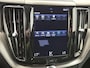 Volvo XC60 2.0 B5 R-Design | 360° Camera | Adaptieve cruise | BLIS | Power seat | Memory | Trekhaak | Keyless enty/start | Apple carplay/android auto |