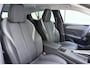 Peugeot 408 1.2 Hybrid 145 e-DCS6 Allure | Achteruitrijcamera | Dealer Onderhouden l Wireless Apple Carplay & Android Auto l TomTom Navigatie l DAB l Bluetooth l PDC l Camera l LED l Lichtmetalen Velgen