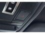 Land Rover Defender 2.0 P300e 110 X | FACELIFT | ClearSight | Meridian Surround | Trekhaak | Luchtvering | Koelbox | Panoramadak | 22 Inch