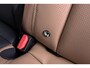 Land Rover Defender 2.0 P300e 110 X | FACELIFT | ClearSight | Meridian Surround | Trekhaak | Luchtvering | Koelbox | Panoramadak | 22 Inch