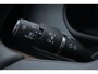 Land Rover Defender 2.0 P300e 110 X | FACELIFT | ClearSight | Meridian Surround | Trekhaak | Luchtvering | Koelbox | Panoramadak | 22 Inch