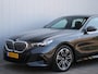BMW 5-Serie 520i 208 Pk Automaat M-pakket / Leer / Navi / DAB / Apple Carplay / Stoelkoeling