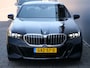 BMW 5-Serie 520i 208 Pk Automaat M-pakket / Leer / Navi / DAB / Apple Carplay / Stoelkoeling