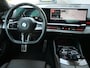 BMW 5-Serie 520i 208 Pk Automaat M-pakket / Leer / Navi / DAB / Apple Carplay / Stoelkoeling