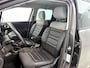 Citroën C3 Aircross SUV Shine 130pk Automaat | Lage kilometerstand | Navigatie | Achteruitrijcamera | Climate Control | Cruise Control | Parkeersensoren v+a | Comfortstoelen leder/stof | Keyless | Apple Carplay / Android Auto | DAB+ radio | Bluetooth | Elektrisch inklapbare spiegels | Automatisch dimlicht | Regensensor | Donker getint glas | 17" lichtmetalen velgen |