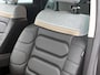 Citroën C3 Aircross SUV Shine 130pk Automaat | Lage kilometerstand | Navigatie | Achteruitrijcamera | Climate Control | Cruise Control | Parkeersensoren v+a | Comfortstoelen leder/stof | Keyless | Apple Carplay / Android Auto | DAB+ radio | Bluetooth | Elektrisch inklapbare spiegels | Automatisch dimlicht | Regensensor | Donker getint glas | 17" lichtmetalen velgen |