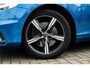Volvo V40 1.5 T3 Polar+ Sport | Parkeerverwarming | Panorama dak | Achteruitrijcamera | Parkeersensoren | Lederen Bekleding | Harman / Kardon Audio  | Stoelverwarming |