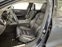 Volvo V60 2.0 B3 Essential Edition | Parkeercamera | Stoel/stuur verwarming | Apple Carplay/Android auto | Leder | 4 voudig verstelbare lendesteun | zitvlakverlengers | Metallic lak |
