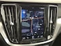 Volvo V60 2.0 B3 Essential Edition | Parkeercamera | Stoel/stuur verwarming | Apple Carplay/Android auto | Leder | 4 voudig verstelbare lendesteun | zitvlakverlengers | Metallic lak |