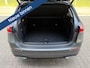 Mercedes-Benz B-klasse 200 Business Solution AMG Trekhaak, Panoramadak, 360 Camera