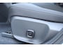 Volvo EX30 P3 Plus Europa 51 kWh 150PK | Elektrisch Verstelbare Voorstoelen | Harman/Kardon Premium Audio | Elektrische Achterklep | Keyless | Stoelverwarming | Stoelverwarming | Adaptieve Cruise Control | Pilot Assist | DAB | 18 Inch Lichtmetalen Velgen | Parkeersensoren Voor & Achter | Achteruitrijcamera | Automatisch Dimmende Binnen- en Buitenspiegels | Google Maps |