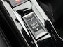 Peugeot e-2008 EV 136pk GT Pack 50 kWh Automaat | 1ste Eigenaar | Navigatie | Adaptieve Cruise Control | Stoelverwarming | Dodehoekdetectie | 18"LMV | LED |