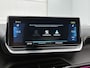 Peugeot e-2008 EV 136pk GT Pack 50 kWh Automaat | 1ste Eigenaar | Navigatie | Adaptieve Cruise Control | Stoelverwarming | Dodehoekdetectie | 18"LMV | LED |