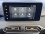 Dacia Sandero Stepway 90PK Extreme Automaat / Fabrieksgarantie tot 06-2028 / Achteruitrijcamera / Navigatie / Apple Carplay & Android Auto / 16" LM Velgen / Climate Control /